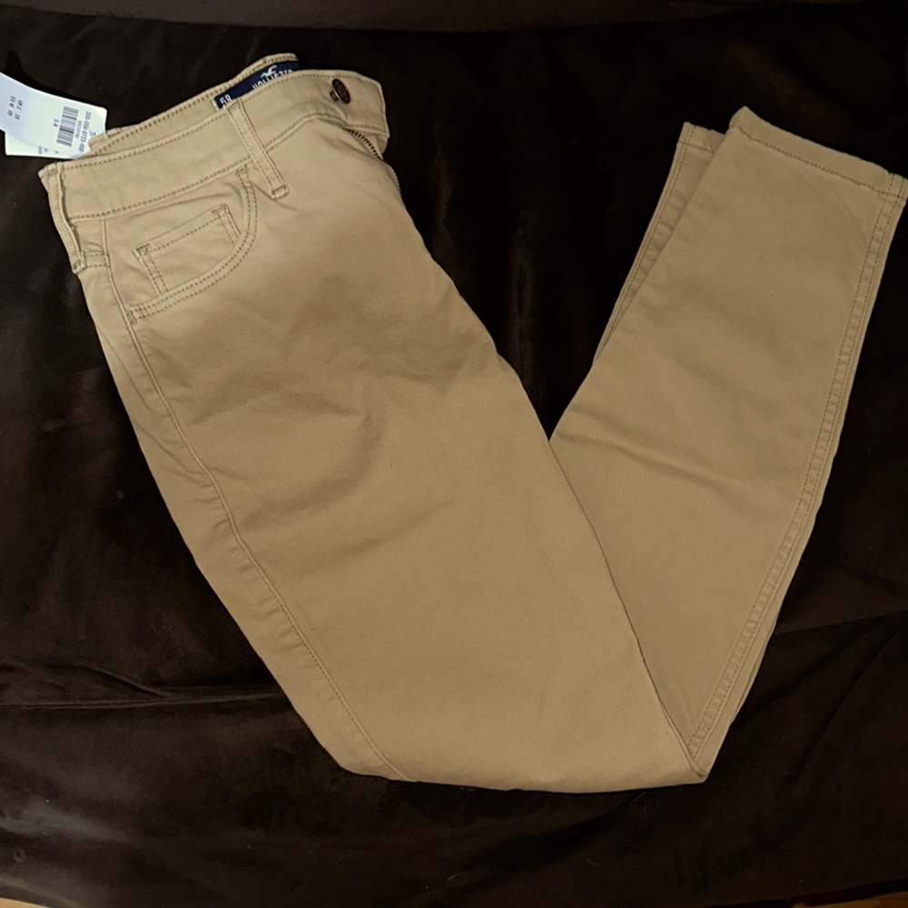 New with tags !!  HIGH-RISE KHAKI SUPER SKINNY PANTS